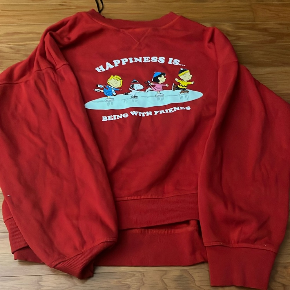 crew neck sweatshirt: H&M peanuts sweatshirt.Large